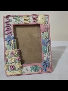 Vintage Figi Graphics 3D Pastel Party Cake & Balloons Photo Frame
